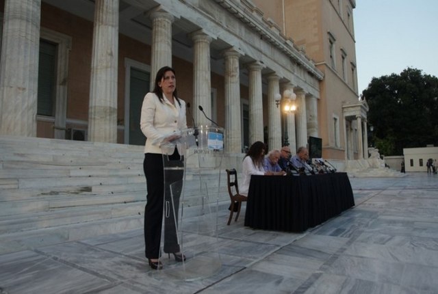 «Εμπάργκο» στη γιορτή της Ζωής Κωνσταντοπούλου